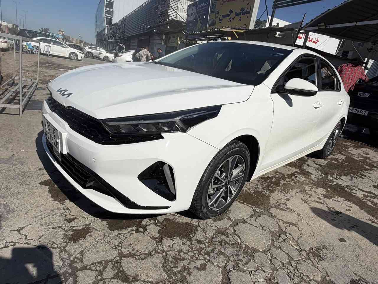 سلام عليكم k3 موديل 2024 ماشيه 41 السياره تجميع بيه بنيد مبدل وربع جاملغ صبغ طاك ايرباك السعر 127  مكاني بغداد 
***********
