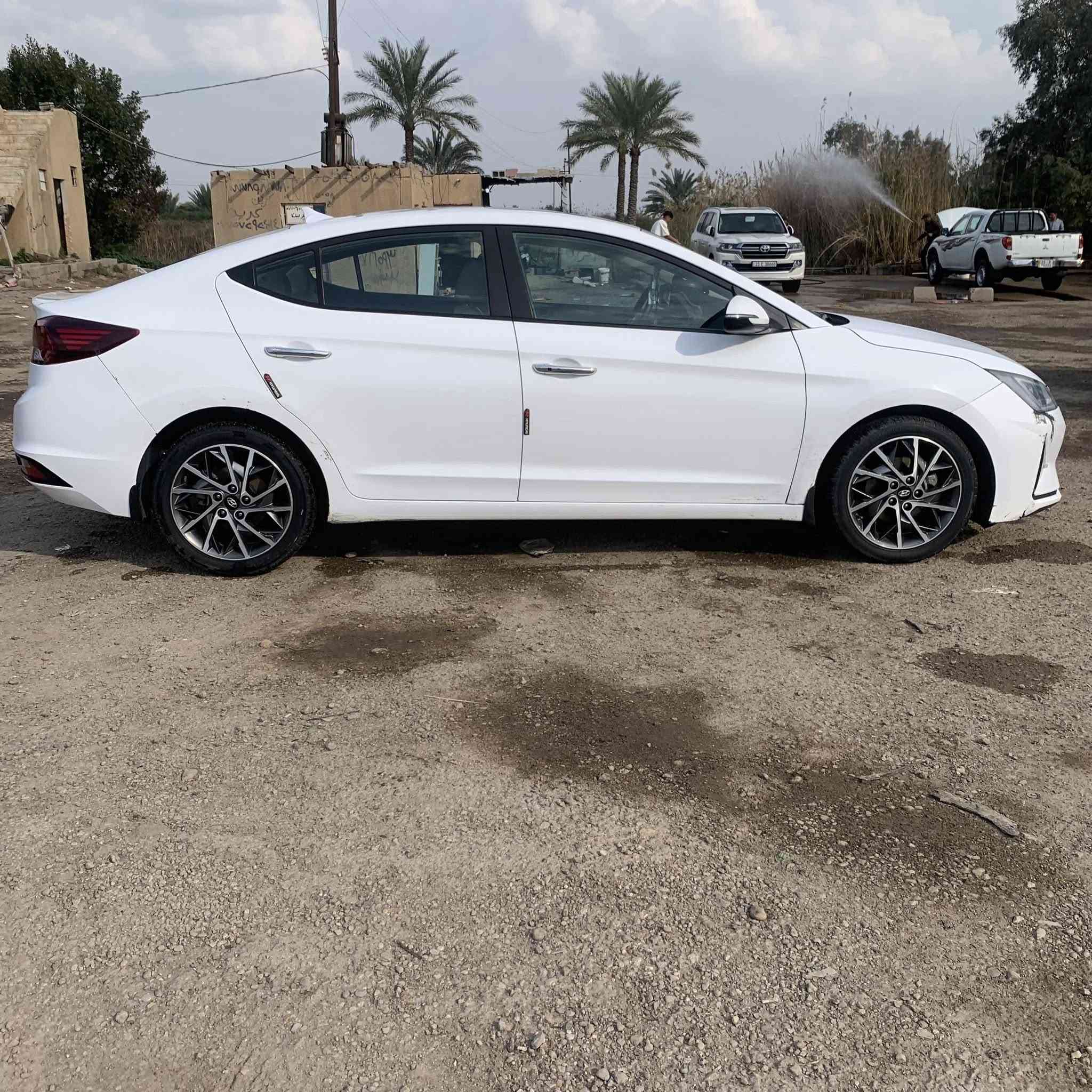 السلام عليكم 
النترا 2019 خليجي فول مواصفات ١/١
بصمه 
كير و مكينة كفالة عامه 
مكاني بغداد 
***********
