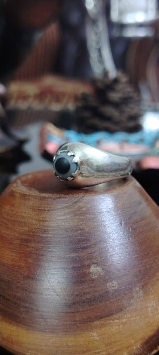 السلام عليكم خواتم جزع نواعم كلش حلوات
صياغه يدويه ثكيله
يوجد توصيل لجميعً المحافضات
***********
