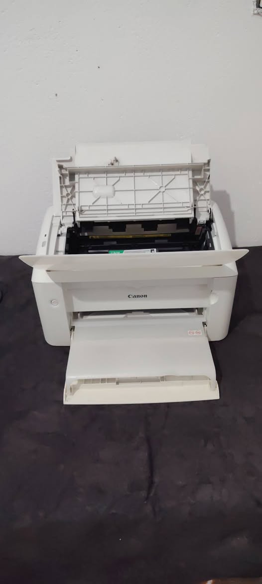 #متوفر
💥 طابعة كانون 3010_3050 طابعة فقط 🖨 
✅طباعة
✅ أبيض و أسود
❣️ طباعة بواسطة الهاتف النقال 😊😊
👈 معاها كابل كهرباء + كابل Usb +  طونار 
 Impriment canon lbp 3010_3050 💥💥
✅Impriment 
✅A4 / A5/A6
✅Noir et blanc
⛔⛔. Prix : 25000 da  💰💵
#ولاية_ورقلة
رقم الهاتف : 0698110808
 واتساب : 0698110808
التوصيل متوفر  الى جميع الولايات ✈️🚖
مرحبا بكم 🤩


**إذا كنت صاحب هذا الإعلان وتريد حذفه لأي سبب، رجاءا أرسل رسالة إلى الدعم الفني**