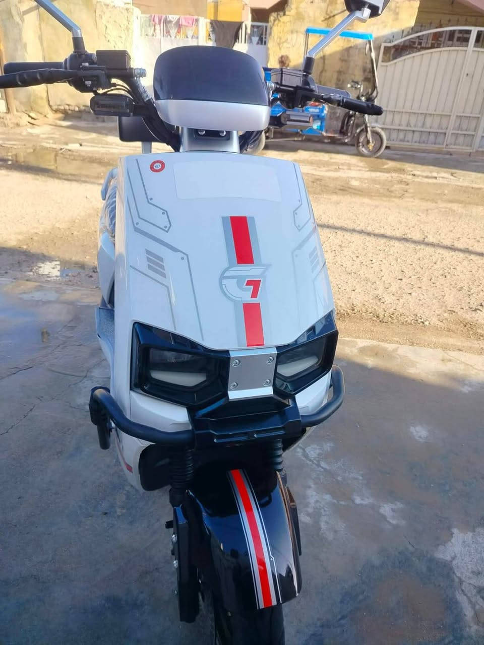 السلام عليكم دراجه شحن ام عيون جديده سعر 650 وبيها مجال للاستفسار على رقم *********** مكاني بغداد حي الجامعة
