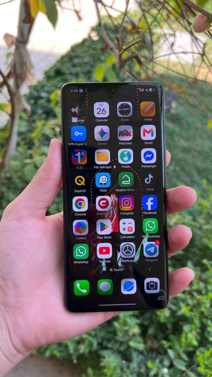 Xiaomi 12 Pro
شاومي 12 برو نسخه صينيه 
الشاشة: سريعة وموفرة للطاقة نوع LTPO AMOLED بدقة 2K وتردد 120Hz.
المعالج: الرواد Snapdragon 8 Gen 1 (أداء عالي للألعاب).
الكاميرات: ثلاثية خارقة بدقة 50 ميجابكسل لكل كاميرا.
الشحن: صاروخي 120 واط (يمسح الفول بـ 18 دقيقة).
الذاكره 256 رام 12+12
نظافه 100/100 كامل ملحقات مع الكفر الاصلي السعر 280 وبي مجال مكاني بغداد شارع فلسطين


**إذا كنت صاحب هذا الإعلان وتريد حذفه لأي سبب، رجاءا أرسل رسالة إلى الدعم الفني**