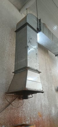 للبيع • العكس مصطفى الساعدي • متر