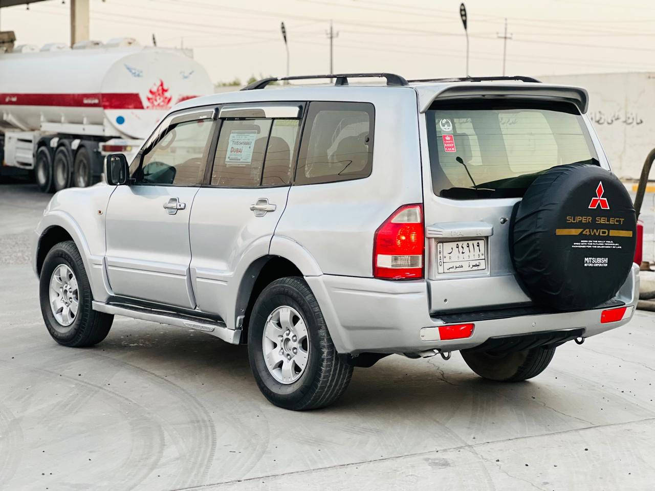 السلام عليكم للبيع باجيرو  موديل 2003 رقم بصره اسنويه مجدده 2028 مكفوله من الكصه والنقل والضربه مكينه وكير اوتماتيك جدد حداده طخم تاير ويلكب جدد تبريد شغال ثلج سياره جاهزه وجديده كلش بيع مستعجل السعر ٦٥ ورقه قفل 🔒 الاستفسار الرقم *********** مكان سياره بصره زبير
