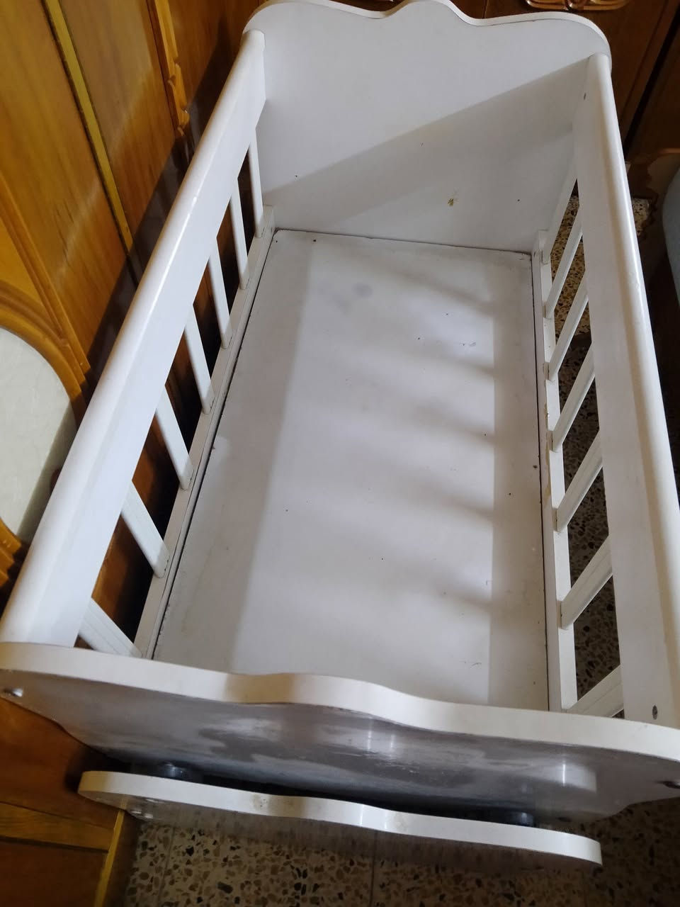 تخت اطفال للبيع نضيف سبب البيع ماكو مكان سعره 25(وبي مجال)عنوان ايسر مجسر الميثاق 
وجكمجه الجوه من اخذته هو مابي مابي جكمجه يصير هزاز ويصير تخت


**إذا كنت صاحب هذا الإعلان وتريد حذفه لأي سبب، رجاءا أرسل رسالة إلى الدعم الفني**