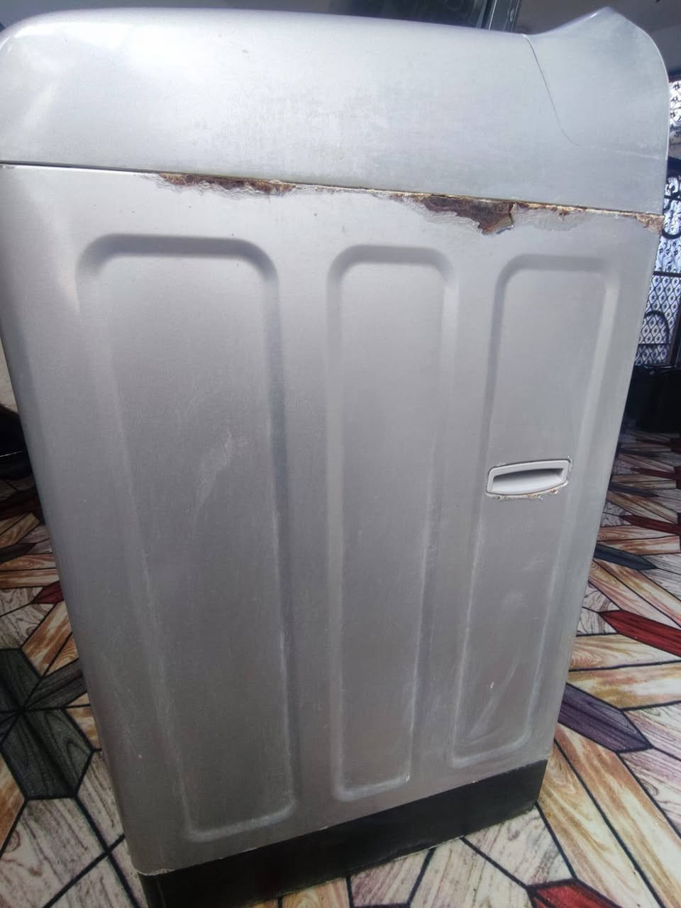 غسالة فول اوتوماتيك للبيع سعرها 300 وبيها مجال للشراي مكاني كربلاء حي الجهاد رقم الهاتف ***********
