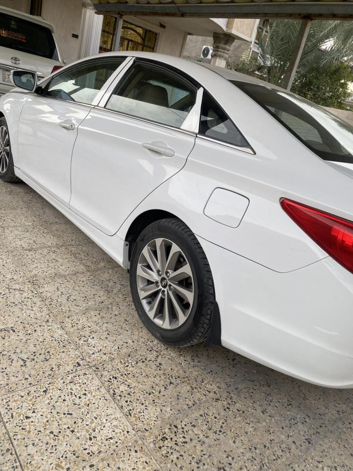 سلام عليكم سوناته ١٣ خليجيه
شركه العامه شكل ١٤ 
كشن سياق كهربه 
شفتات 
مري شفط معروف مال شركه العامه 
رقم بغداد تحويل ثاني يوم
سياره بيها قطعتين صبغ ول سونار موجود بل منشور

مكاني بغداد /ناحيه الرشيد 
سعر ١٢٥ وبيها مجال
***********
