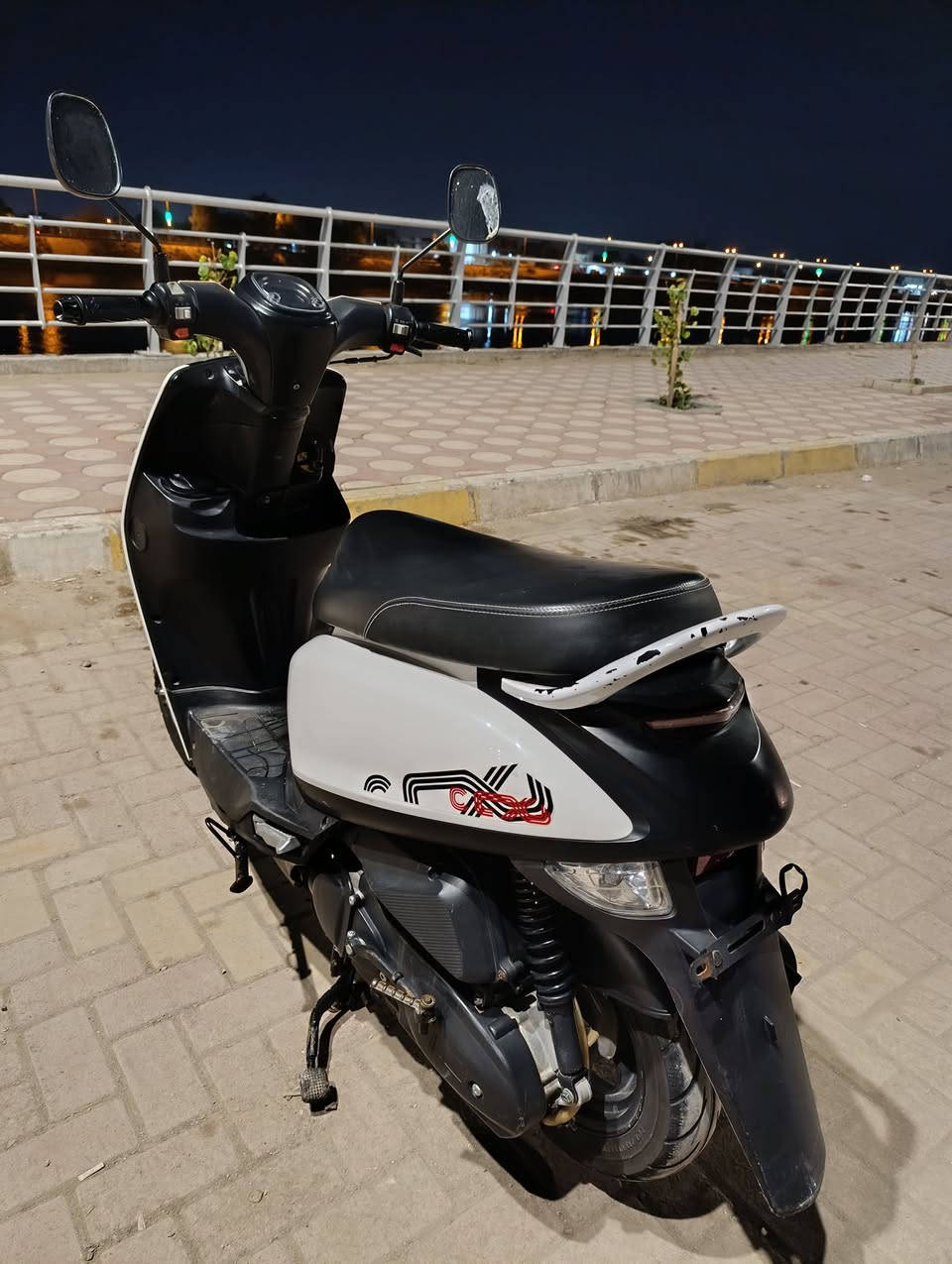 السلام عليكم للبيع ماكس بوليس صيني محرك ياباني باب اول درجة اولى جديده صارله ٨ اشهر طالعه من المعرض السعر ٨٥٠ وبيه مجال للشراي *********** المكان كربلاء طويريج
