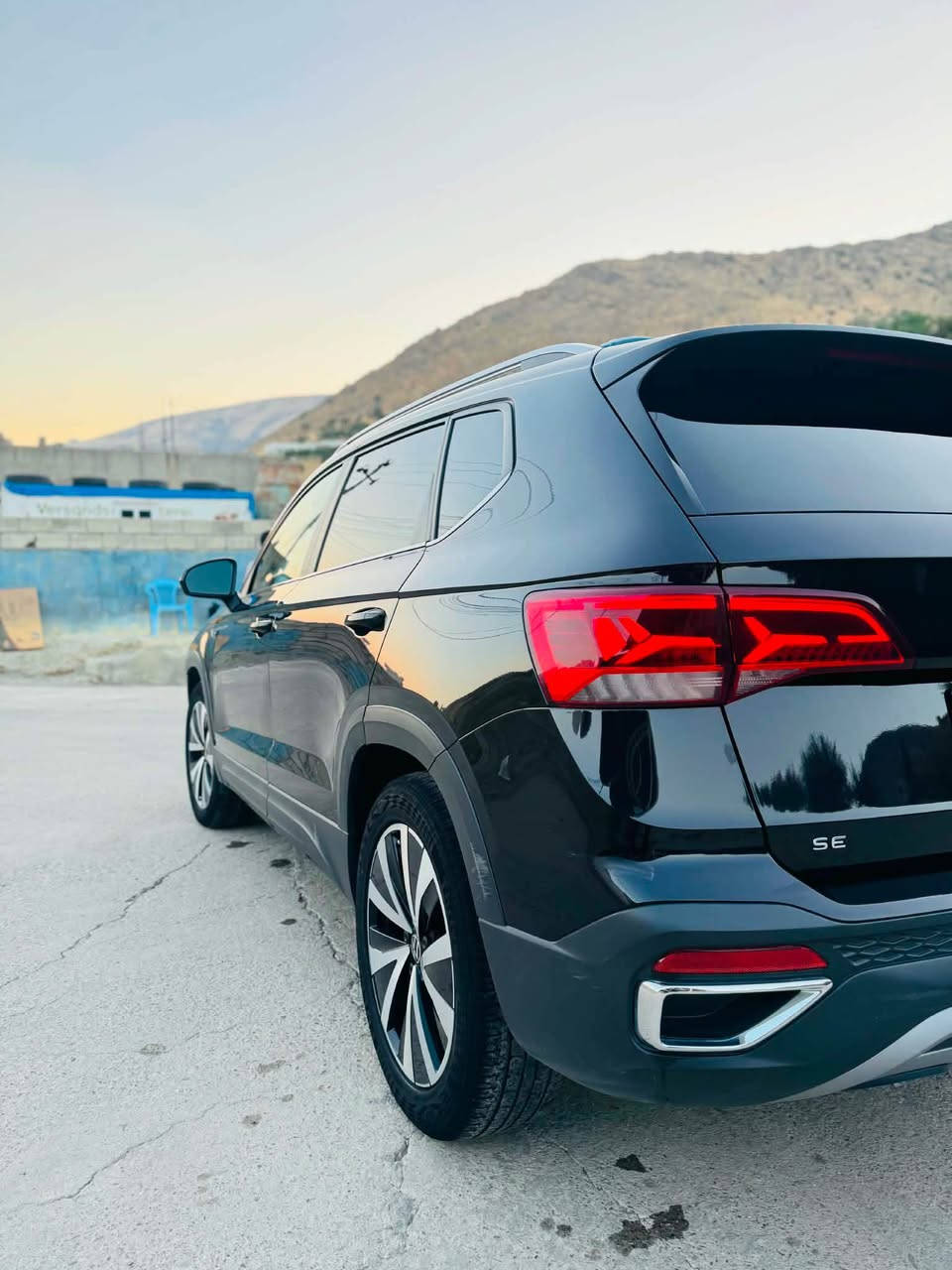 Volkswagen Taos 2022
42 مایل رۆشتووە
١٥ تۆربۆ
دوو پارچە و تەحدیل بێ داخیلی 
بەس سوکان سیستەمە 

مواسەفات:

* موتور: 1.5 لیتر TSI Turbo
* ژمارەی سیلەندەر: 4 سیلەندەر
* هێز: 158 hp
* دەبڵ ئەکسڵ
*٤ مۆدی لێخوڕینی هەیە
* ویل ١٨ی ئینج ئەلۆی 
* کوشن گەرم
* هیتد میرۆرس (ئاوێنە هیتەر)
* نۆزل هیتەر 
* کوشن شامۆ
* کروس کۆنترۆڵ
* وایەرلێس چارجەر (شەحن کەرەوەی بێ وایەر)
* شەحنکەرەوەی تایپ سی
* ئەپڵ کار پلەی
* ئەندرۆید ئۆتۆ
* شاشە ٨ ئینج (شاشە گەورە)
* دیجیتاڵ کۆکپیت
* * دژە خلیسک
* حەساسی قەرەباڵغی 
* لایت لید 
* شەغالە 
* ئاوێنە پرایڤسی (واتە بۆ فوللایت و شەو هیچ کاریگەری نییە) 
* تەبرید مەرکەزی
* برێک بەسمە
* ئۆتۆ هۆڵد (خۆی لە ترافیک لایت و ڕاوەستان ئەکوژێتەوە)
*بۆ زانیاری زیاتر پەیوەندی بکەن  بەم ژمارەی خوارەوە
*********** شومان, أربيل
