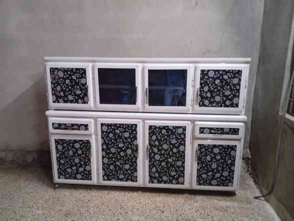 للبيع كاونتر قطعتين نضيف سعره 175 بيع مجال مكاني جانب ال ايمن الشراي يتصل على رقم *********** 
***********
