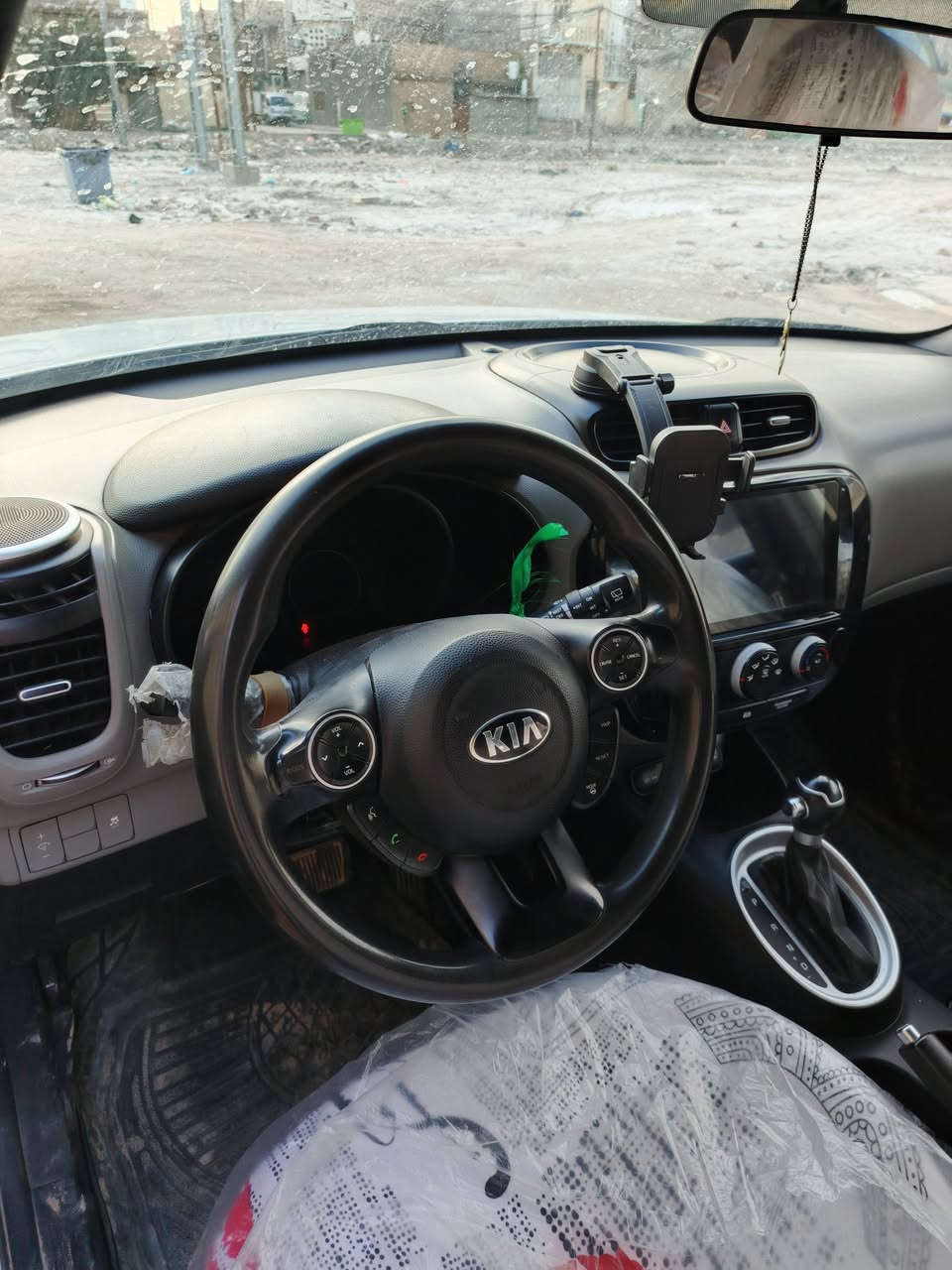 سياره صول 2016 مكفوله من كلشي وارد أمريكي اكلين اسعر 140 وبيهه مجال وهاذه رقمي ***********
