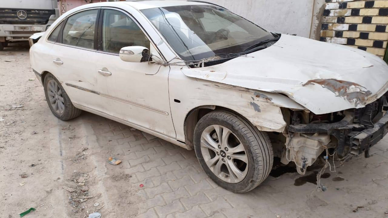 السلام عليكم رمضان كريم سياره ازيره 2009 رقم بغداد مشروع وطني راعيها بلنجف موجوده بلنجف السياره مضروبه مفتره وللعلم السياره شغاله تمشي  للستفسار واتساب ***********
