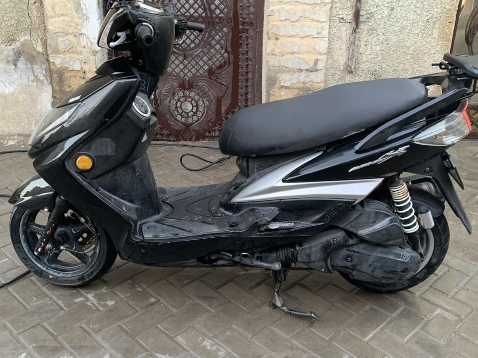 سلام عليكم سكنس فحل كرريه دراجه نضيفه كل فتره ادامه دهن مؤتل بانزين محسن بيه شخوط خفيفه متبين سعره 700وبيها مجال قليله رقم الهاتف ***********
