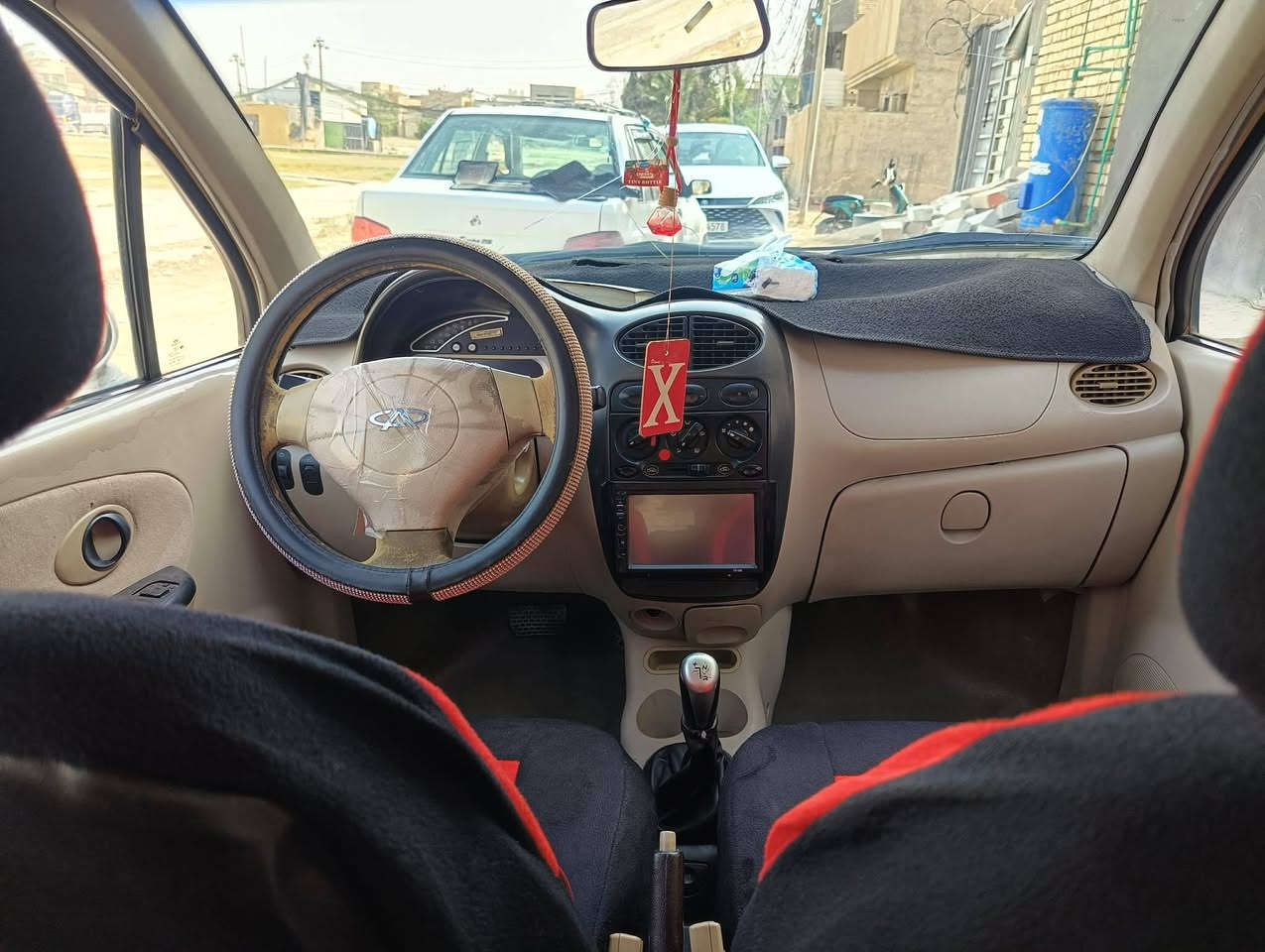 السلام عليكم

كيو كيو موديل ٢٠١٢ كير اوتوماتيك سياره نظيفه رقم كربلاء سنويه 27 العنوان كربلاء للتواصل:  *********** و*********** 
السعر 28 وبيها مجال للشراي
