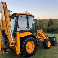 حفاره جي سي بي • موديل ٢٠٠٥ • الميناء البصره