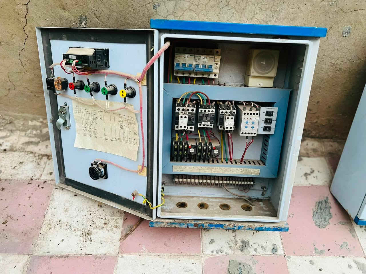 للبيع براد ارضي ٥ طن

جديد رقمي ***********
