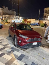 راف ٤ xle بانزين فقط  محرك ٢٥٠٠  موديل ٢٠٢١  فول الفول  رقم بغداد  مكا...