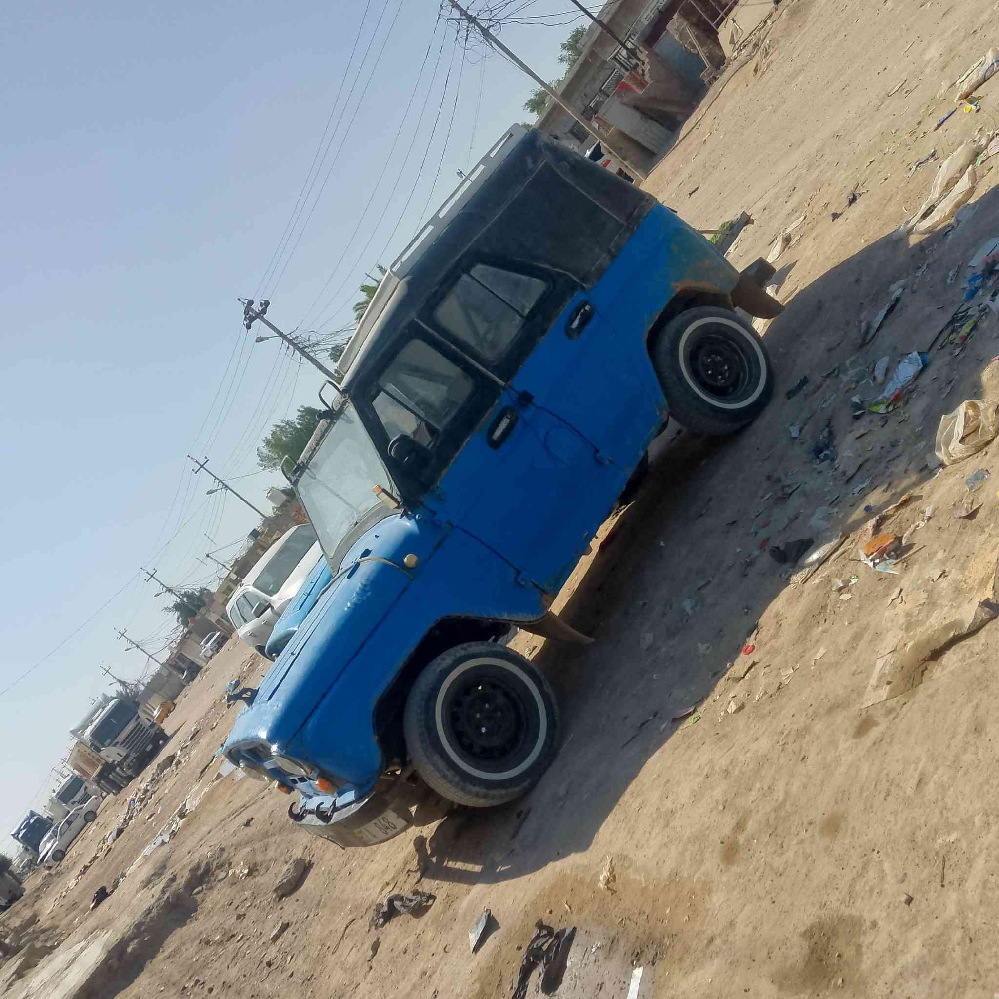 السلام عليكم واز 88 للبيع ادوات مكينه وكير فيفتي محركه بي ضعف كير جديد كهربئايات عامه دوشمه جديده تخم تاير سيارة حلوا الاتصال ***********
