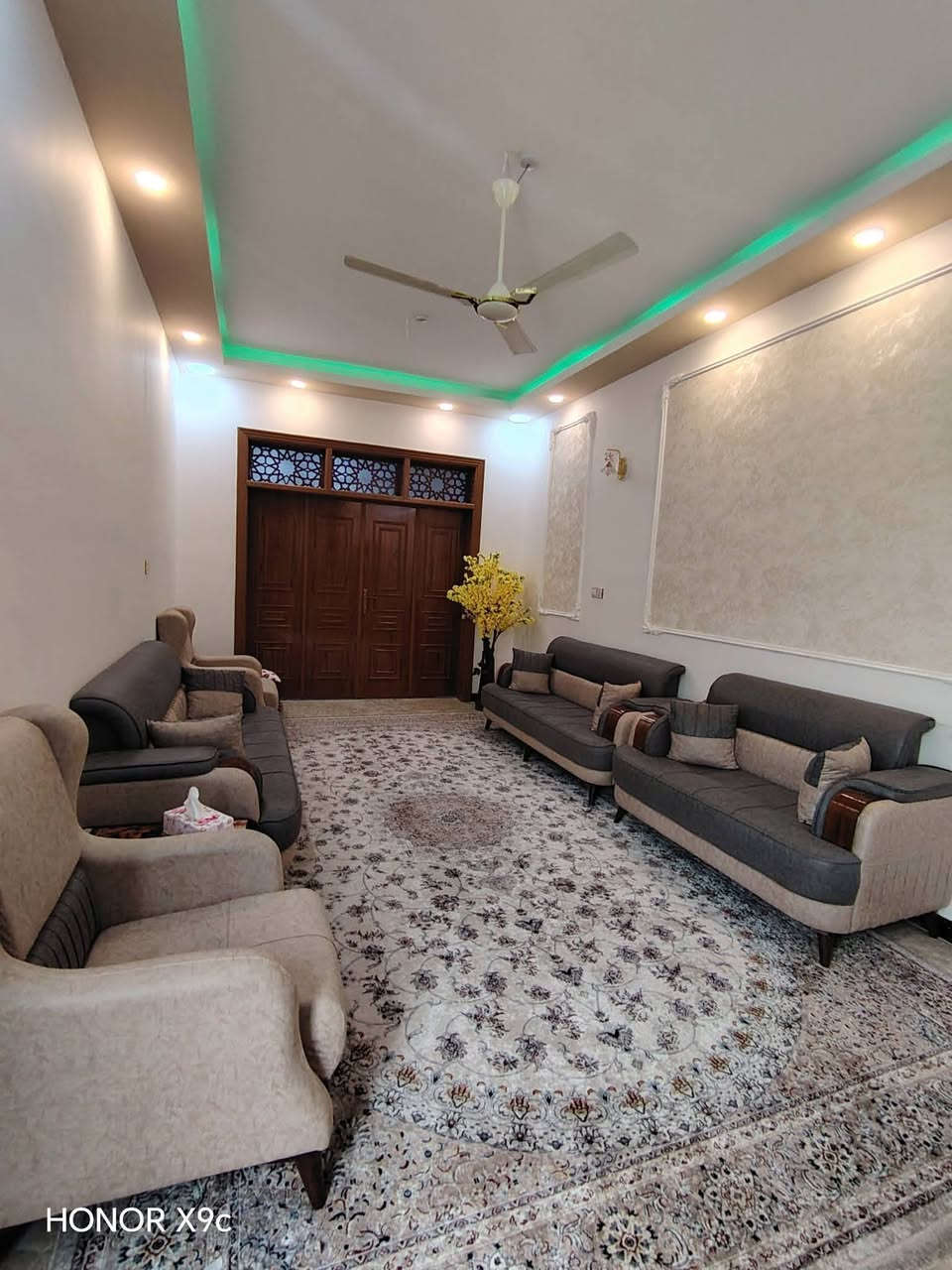 بيت حديث بناء 2025
المساحة 140 متر 

للبيع طابو صرف حي ميسان 

قطاع 15 شارع 12 موقع جيد جداً 

بناء حديث فول مواصفات 

طابقين صب كونكريت وطابوك نهروان 

الطابق الاول غرفه وصاله ومطبخ وستقبال 

وصحيات داخليه وخارجيه ومكشوفات 

الطابق الثاني 3 غرف وصاله وصحيات 

السعر 300 مليون مع مجال 

البيت موقعه فوق الجيد وقبل شهر كمل بنائه

للاستفسار مكتب الخالدي للعقار

موقع المكتب حي ميسان شارع كيات قبل تقاطع شارع بوريات 

او الاتصال على الرقم التالي

***********

***********

سوق عقارات حي ميسان باداره ابو علي الخالدي
