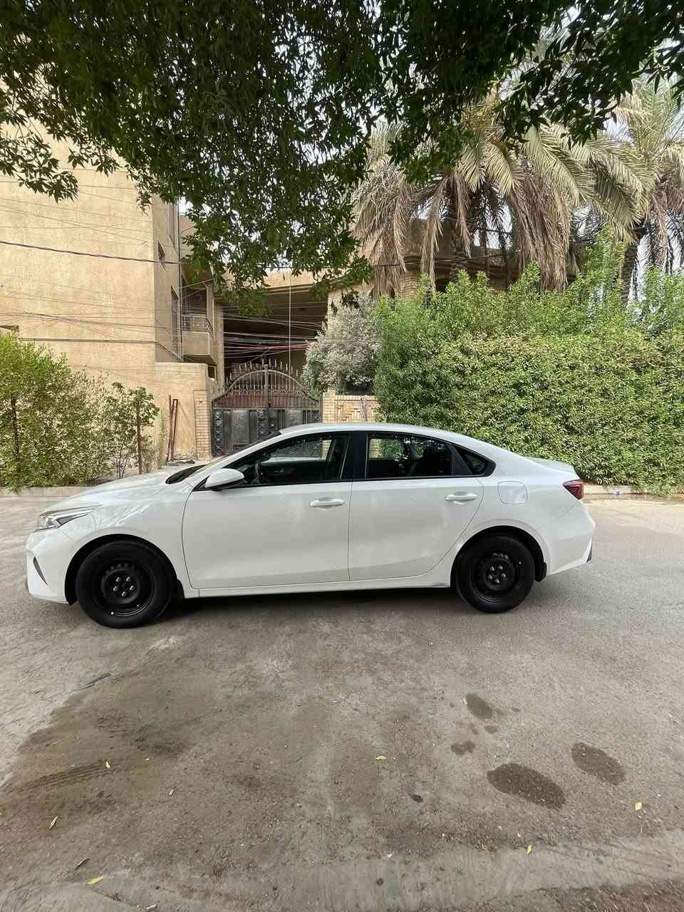 كيا سيراتو 2022مكينة1600مواصفات عادي مكفولة من الصبغ ولضربة ماشية 53 السعر 160
***********
