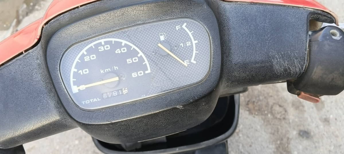 السلام عليكم دراجة بتره مكينه تخبل نهضه وسرعه شرط كلشي بيه شغال سلف هندر كهربائيات عدادات السعر 300 وبيه مجال ناصريه المركز ***********
