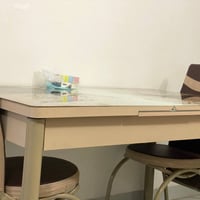 ميز طعام • ٤ كراسي • بدون ضرر