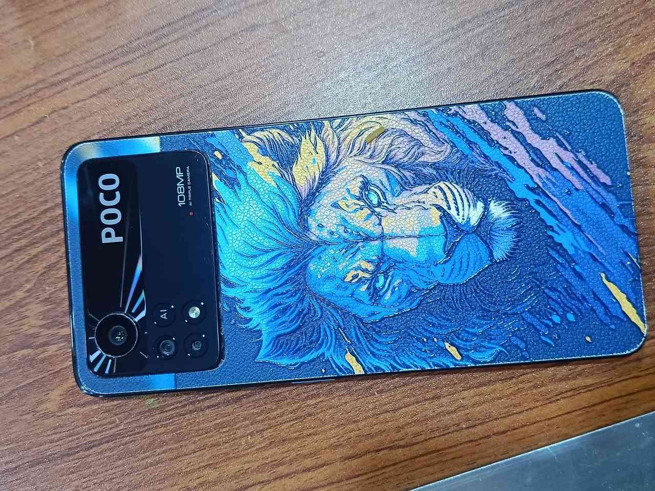 سلام عليكم بوكو x4برو 5g ذاكره 256 تليفون بس شاشه مبدل اصليه ويا شاحنه 70واط مكاني حيانيه سعره 140وبيه مجال قليل ***********
