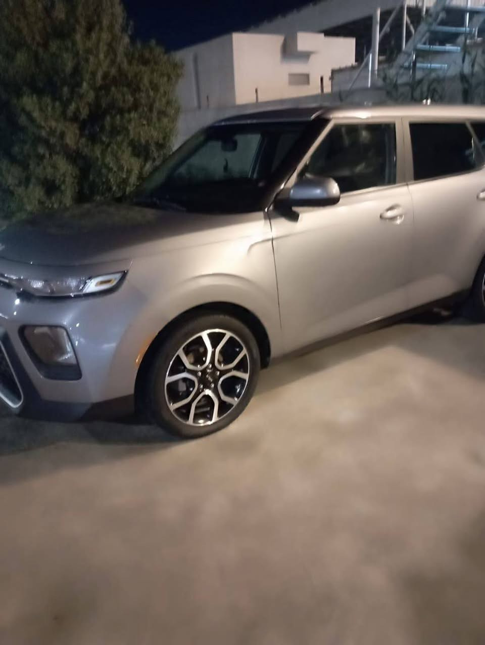 السلام عليكم 
كي صول موديل 22 رقم بغداد مشروع وطني باسمي 
مواصفات عديه حادث فقط دعاميه بدون ايرباك العنوان بابل السعر 140وبيها مجال ***********
