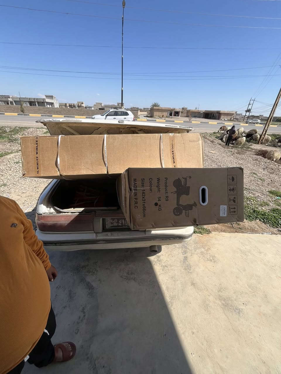 #بالتقسيط_المريح_جداً
إعلان عن دراجة R9 الحديثة كليًا من  وكالة ادريس الرائد للدراجات الشحن الذكية 

🎉 إطلاق دراجة R9 الجديدة كليًا! 🎉

مع دراجة R9، نحن نقدم لكم تجربة قيادة مبتكرة وفائقة الجودة، تجمع بين التكنولوجيا المتطورة والراحة في الاستخدام.

🚴‍♂️ مواصفات دراجة R9:

 • نظام تشغيل سويج: تحكم سهل ومباشر بتشغيل الدراجة.

 • تشغيل عن بعد: بكل سهولة، يمكنكم تشغيل الدراجة من مسافة.

 • نظام كارت تشغيل: لمزيد من الأمان والسهولة في الاستخدام.

 • نظام البريك دسك: أفضل نظام فرامل لضمان السلامة والفعالية.

 • نظام بارك: مريح ومناسب لركن الدراجة بأمان.

 • نظام زيادة السرعة: تحكم كامل في السرعة لتجربة قيادة مريحة وآمنة.

 • درع حماية كفر الدراجة: لحماية العجلات من الأضرار.

⚡ بطارية قوية بسعة 22 أمبير 60 فولت :

طاقة تدوم أطول مع قدرة عالية على التحمل.

💰 أسعار تنافسية جدًا!

 • أسعار الجملة بسعر الصين: احصل على أفضل العروض للمشاريع أو البيع بالجملة.

 • أسعار فردية تنافسية: بسعر لا يمكن منافسته في السوق المحلي.

✔ ضمانات حقيقية 100%:

منتجاتنا تأتي مع ضمان حقيقي، حيث يتم تصنيعها في معملنا الخاص في الصين لضمان أعلى جودة.

📍 أين تجدها؟

كل هذا وأكثر تجدونه في  وكالة ادريس الرائد للدراجات الشحن الذكية قسم الدراجات الكهربائية.

زورونا اليوم لاكتشاف كل جديد مع دراجة R9

الموقع: [الشرقاط - الساحل الايسر قرية الشيخ حمد وكالة ادريس الرائد للدراجات الشحن الذكية]

التواصل: {***********]
