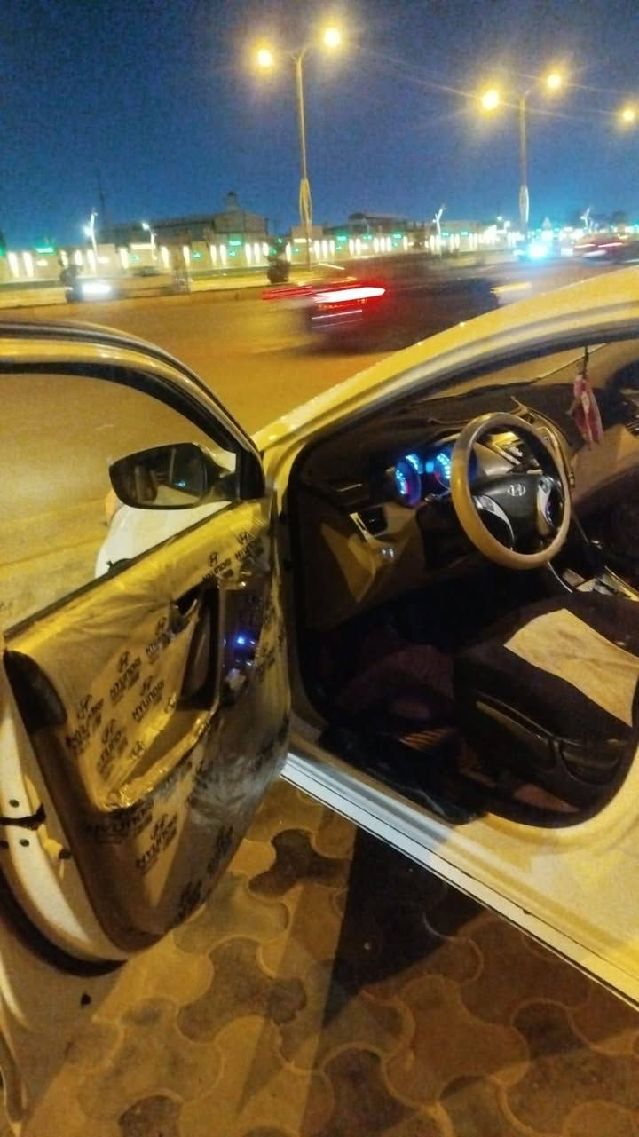 السلام عليكم النترا للبيع خليجي 2012
بيه 3 قطع صبق جاملغ وبنيد والجاملغ الخلفي وبل باب بارد
ناشر الحادث الجمالغ الخلفي شوفه زين 
محرك 1800

تخم تايرات جوها  باتري جديد كلشي بيه جديد وع ايدي 

رقم اربيل بسمي  تحويل وكاله بشرط 

السياره حلوه وكاعده تعال وشوفه بعينك مصوره فيدوو وناشره
اسعر 100$ و بيه مجال بسيط حك جية

مكان السياره فلوجه *********** بي وتساب
