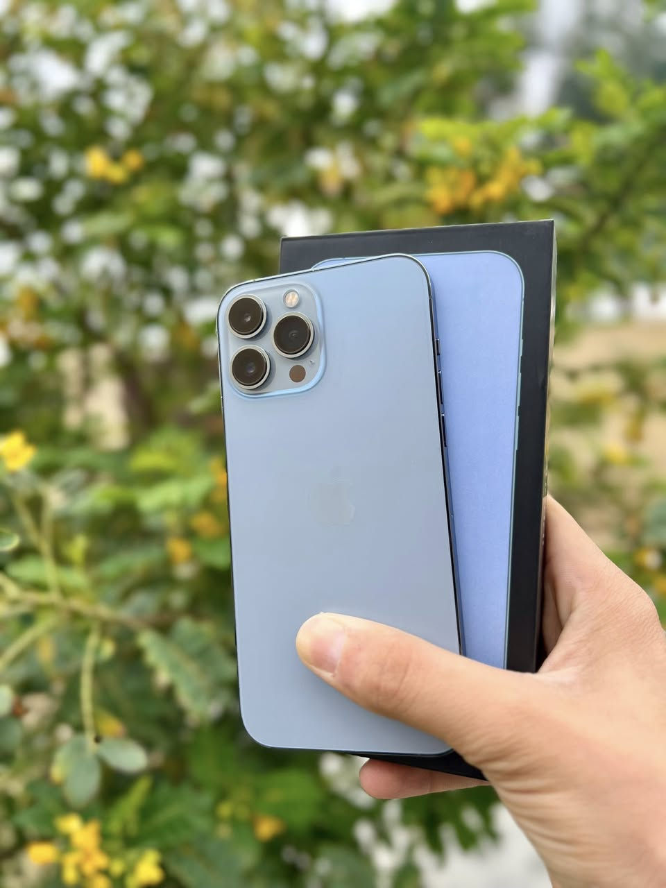 آيفون 13 برو ماكس وتر بروف مكفول عام
ايفون 13 برو ماكس 
وتر بروف مامفتوح ابدا 
نضافه 100‎%‎ كفاله ( انضف قطعه بالسوگ ) 
بطاريه 90‎%‎ بلادي 100‎%‎ 
ذاكره 256 نموذج M 
ملحقات : كارتون - كفر -لاصق 
السعر في الخاص لطفاً 
للتواصل اكثر : *********** واتساب - اتصال
