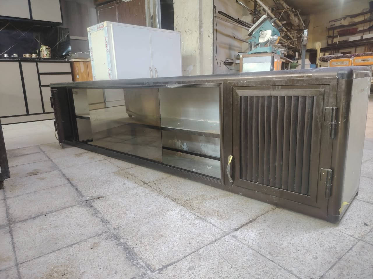 كاونتر ٣ قطع مستعمل لبيع معمل رافع للألمنيوم والبلاستك موصل حي الوحدة قرب بنزيخانة الشرقيه ***********
