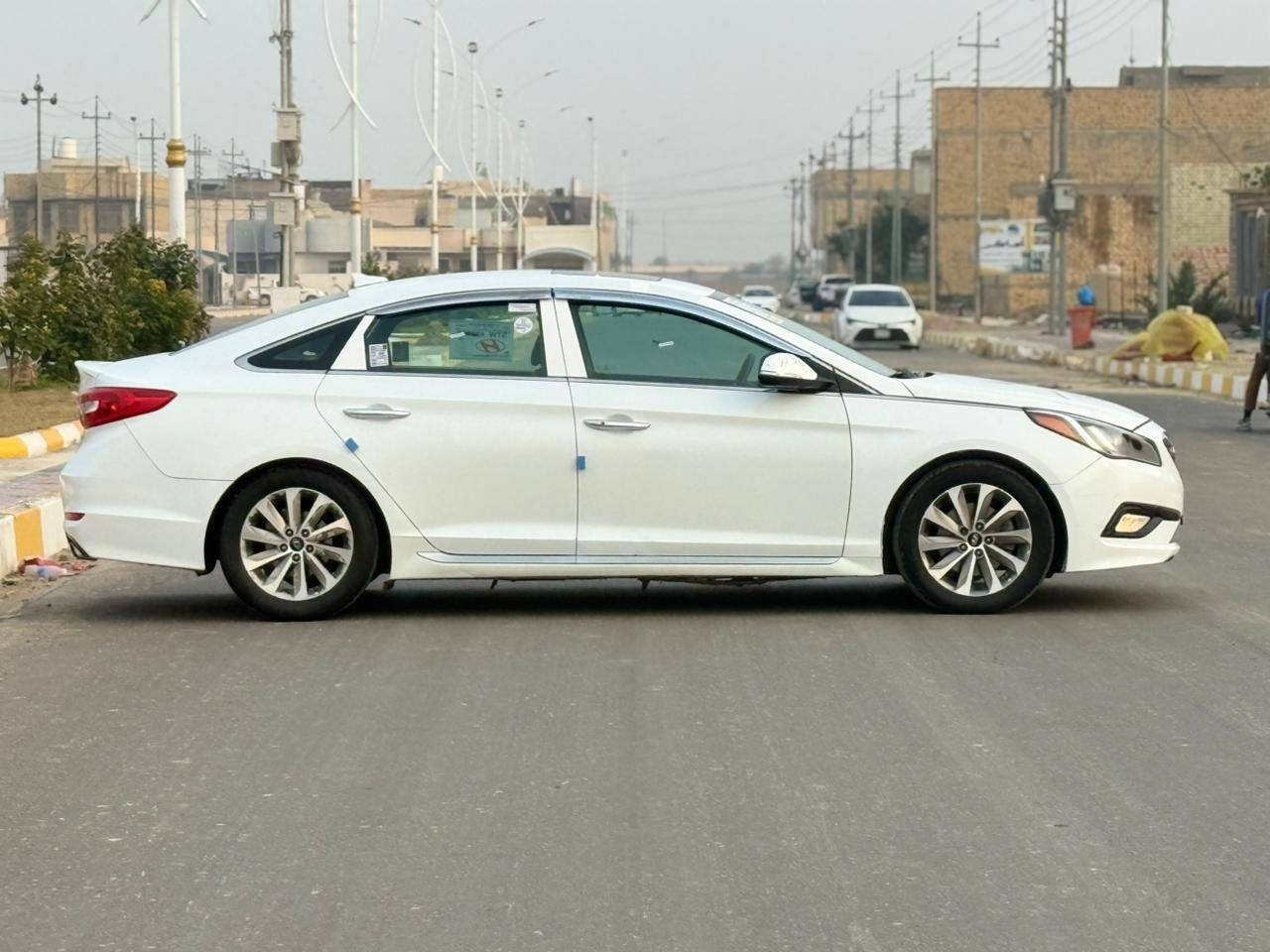 يالله سلام عليكم سوناتا موديل 2016 حره تحويل ثاني يوم ضرارها جاملغ وبنيد جاهزه السياره
موصفات 1ع 1سياره 
فتحه 
بصمه 
بصمه ابواب 
شاشه كبيره 
تحكمات ستيرن جهتين 
شاير بل مري 
تبريد قطعتين 
كشنات جلد 
وتدفه تبريد 
بعد بيها موصفات هواي 
سياره جاهزه لأخير كير ومحرك وحداديه وتبريد ثلج مكينه ما مفتوحه مكان مركز ناصريه سعر ب120وبيها مجال ***********
