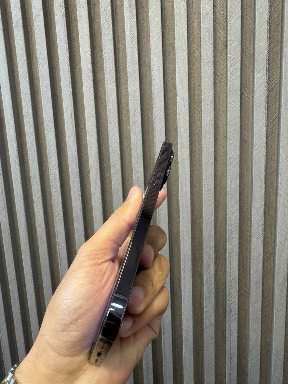 14 برو ماكس
256/86
بيه فطر بسيط بالشاشه ما ماثر ابد 
لا عل لمس ولا عل الوان مخلي لزكه مختفي
سعر 675 وبيه مجال
***********
الشعب مكاني
