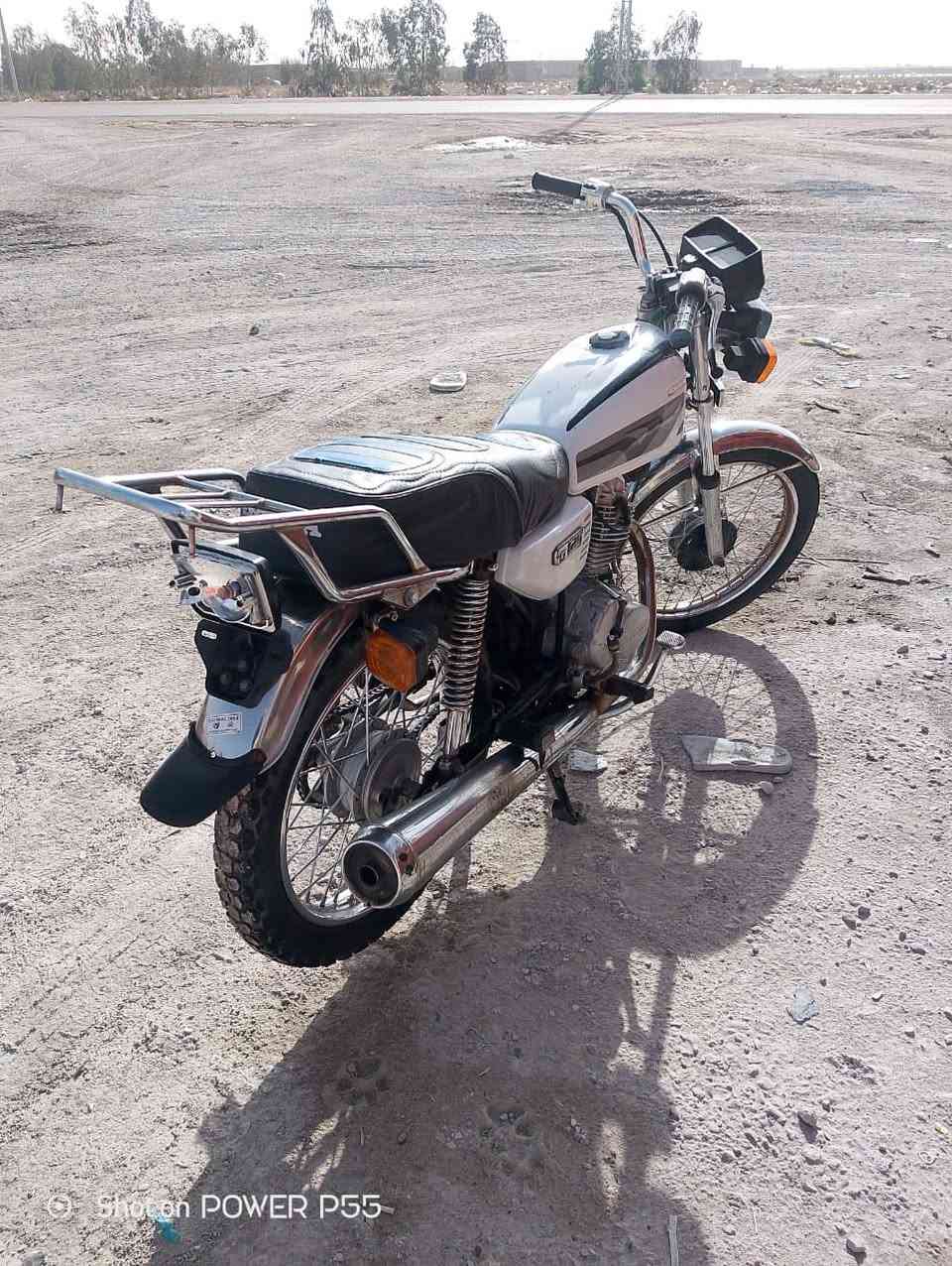 السلام عليكم دراجه ارشه للبيع موديل 21 أوراق اصولي دراجه جديده مكينه ما مفتوحه مكان الدراجه كربلاء حي العامل السعر 500 وبيها مجال الرقم 
***********
***********
