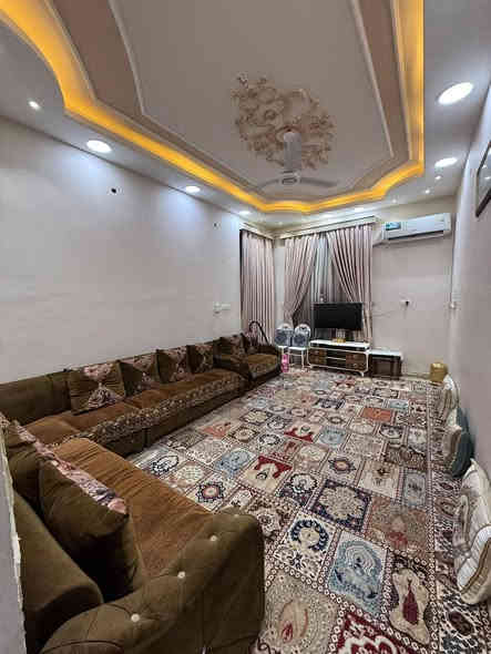 #للبيع #السماوه

بيت للبيع بل ٣٦ بناء طابقين بناء ٢٠٢٢ مسلح 

مساحه البيت // ١٠٧ متر واجهه ٦ ونص

يحتوي على ثلاث غرف نوم وصالتين ومطبخ وبراني ومجمع صحيات عدد ٣

سعر البيت // ١٢٥ مليون

ملاحظه // البيت حر مامطلوب لأي مصرف

موقع البيت/قريب جدآ من معمل المرور مقابل الحكم

للاستفسار أكثر اتصل على *********** أو واتساب أو زيارة المكتب الحضارة للعقارات السماوه حي الحكم مجاور صيدلية آدم

نستقبل جميع العروض العقاريه والتجاريه على الواتساب
