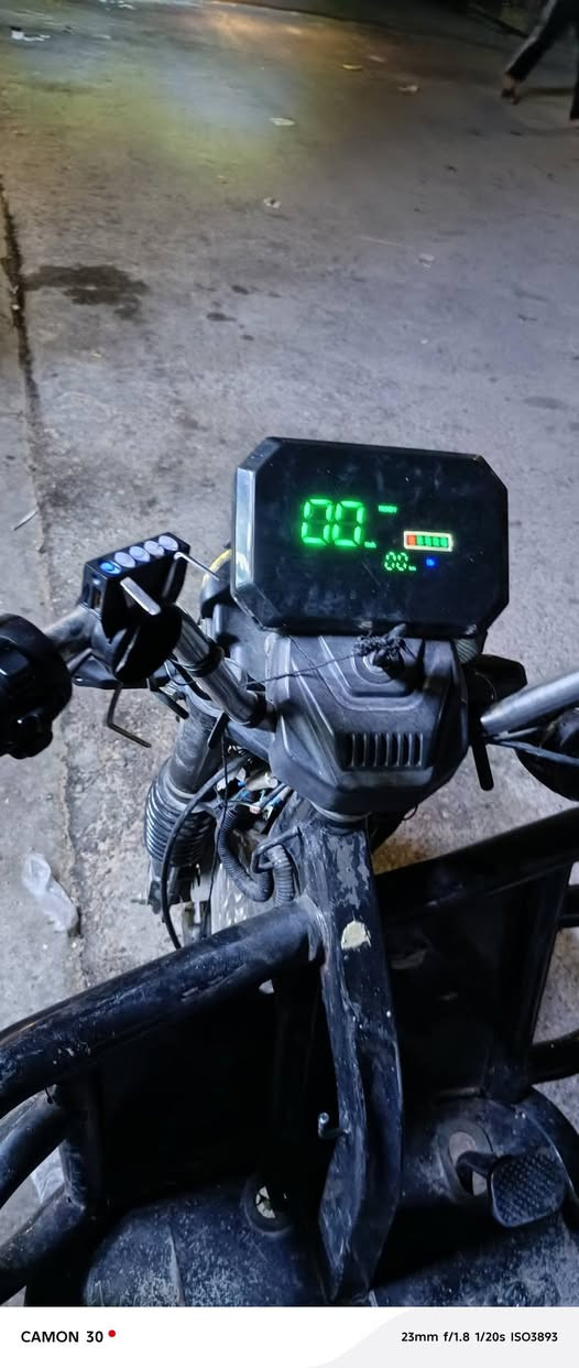 سلام عليكم ستوته شحن موديل 24 حجم الكبير بطاريات نضيفات ستوته ماناقصه اي شي سعر 950 شراي يراسل عل واتساب فقط متواجد ***********
