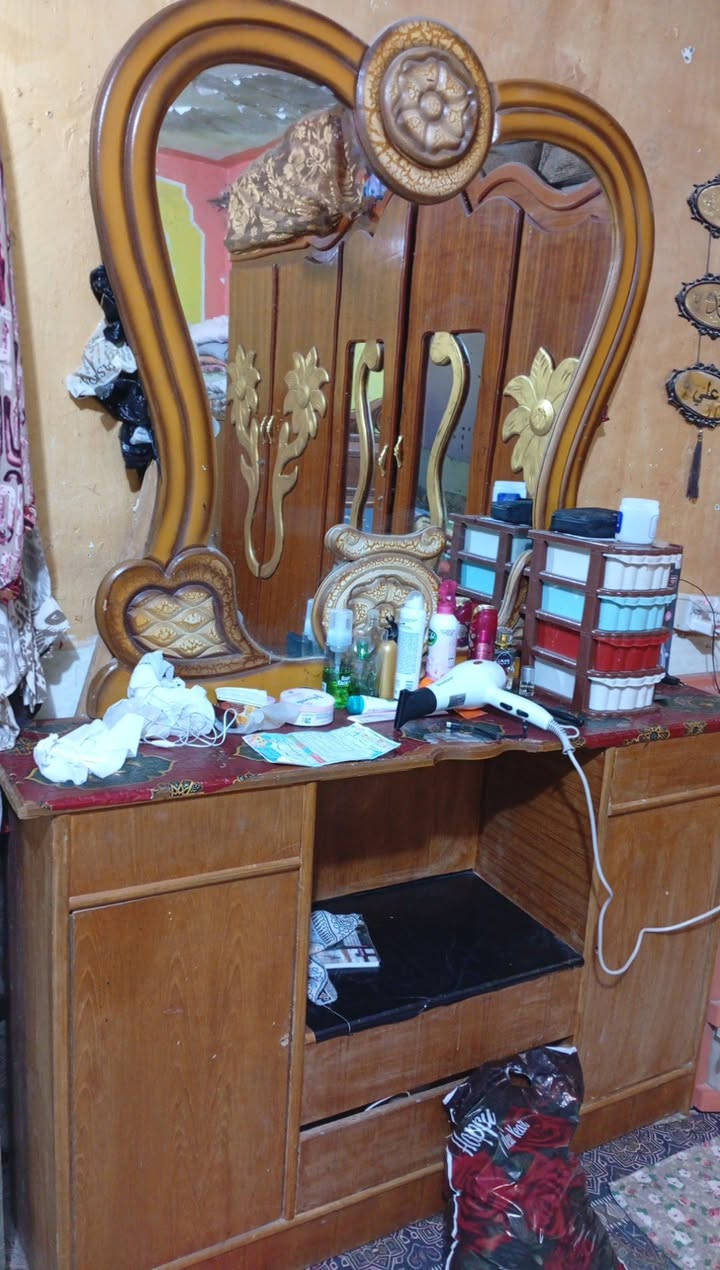 ميز مرايه نجاره عراقي وكنتور سته خانات عراقي ب٣٧٥ اثنينهن


**إذا كنت صاحب هذا الإعلان وتريد حذفه لأي سبب، رجاءا أرسل رسالة إلى الدعم الفني**