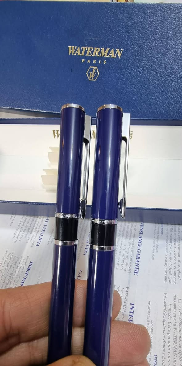 تحية طيبة  ،،،
#سيت_اقلام_وترمان  #WATERMAN PARIS  
        الصنع  : فرنسي #اصلي  ، MADE IN FRANCE  ، 
       #جديد غير مستخدم  ، إنتاج #قديم  ، بالعلبة #الأصلية  ، 
        حبر + جاف  / اصدار #كلاسك بلون #ازرق غامق مميز ، 
السعر  : 95 الف ، 
يوجد توصيل  .


**إذا كنت صاحب هذا الإعلان وتريد حذفه لأي سبب، رجاءا أرسل رسالة إلى الدعم الفني**