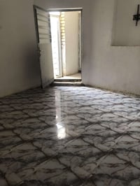 بيت طابق ثاني معزول بالدوره غرفة وصالة و مطبخ وسطح ايفيد عائله ازغيره ...