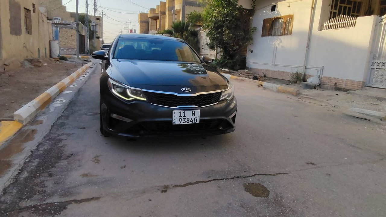 السلام عليكم كيا اوبتيما 2019 وارد امريكي الضرر تبديل قبق الجنطه تعمير خفيف في الجاملغ الخلفي الأيسر بدون دواخل رقم بغداد تحويل مباشر  ماشيه 61 الف حقيقي برغي مامفتوح  بيها سياره جديده بمعنئ  تخم تاير جديد  مواصفات شاشه كبيره / كامره دواره / حساس خلفي / رادارات جانبيه  / تحكم استيرن للاتستفسار *********** مكاني ناصريه ،/ قضاء الشطره
