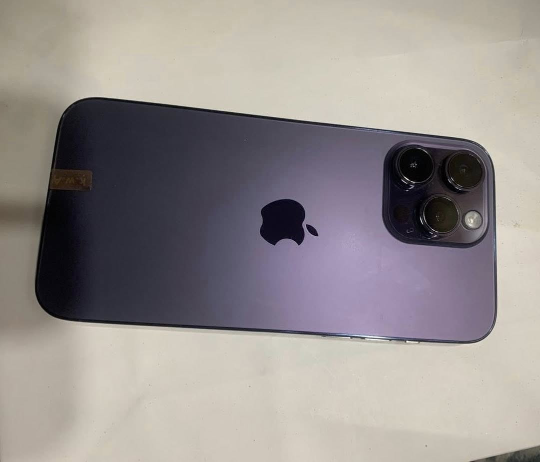 سلام عليكم آيفون 14برو ماكس 
ذاكرةً 256
بطاريةً96
أمريكي تلفون جديد كلش وتر ما داخل تصليح ابد السعر 850 وبي مجال *********** متواجد على واتساب
