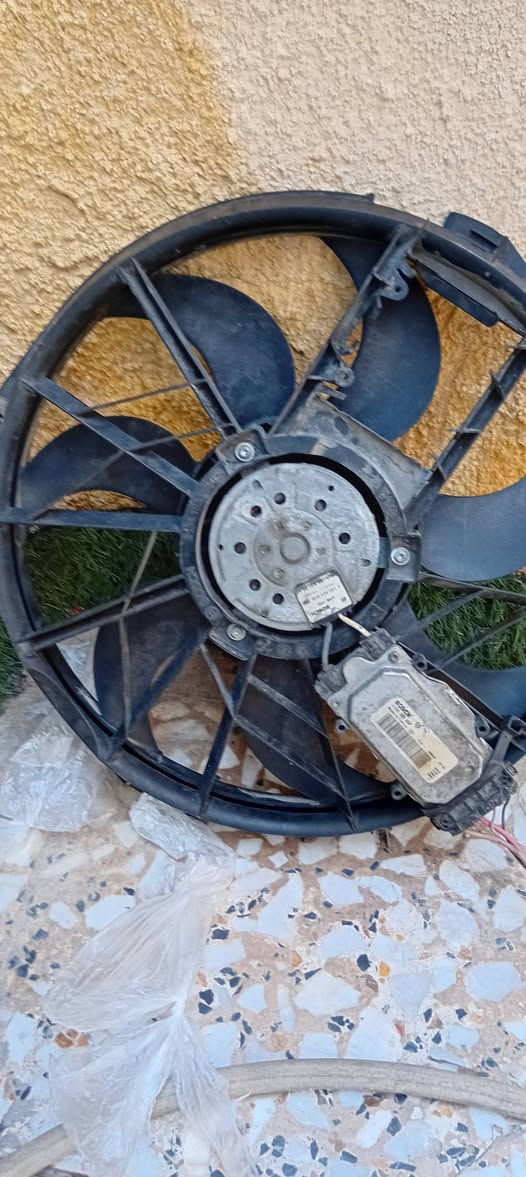 السلام عليكم ورحمة الله وبركاته عندي بنيد مال ٥٢٥ ومروحه مارسدس وكيجات للبيع قيم واخذ رقمي *********** مكاني بغداد الحسينية ابيعهم كلهم شلع شغالات على الفحص اكو واتساب وماسنجر للتواصل

