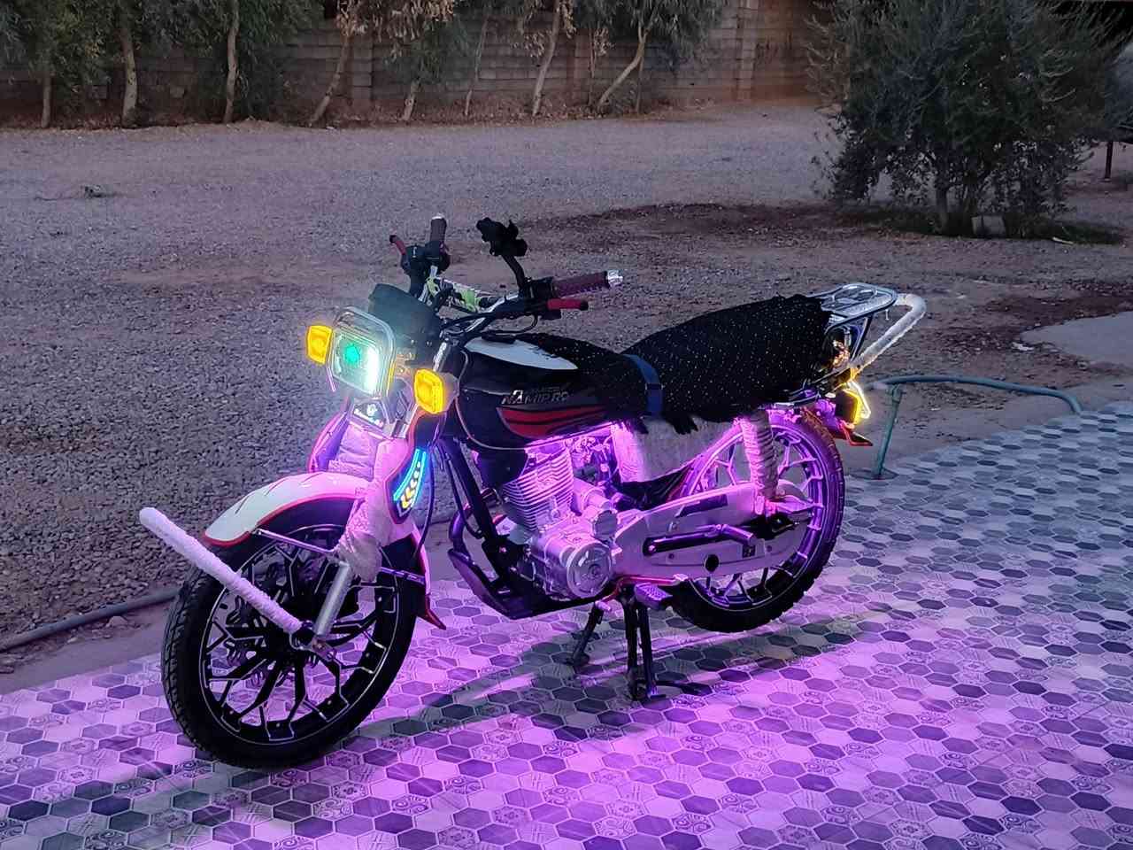 السلام عليكم دراجه للبيع نامي برو (هونزده) موديل 25 محرك 200 ماناقصها برغي كلشي شغال السعر 780 وبي مجال قليل الشراي يتصل «‏‪***********‬‏» الموشراي لا يتعبني
