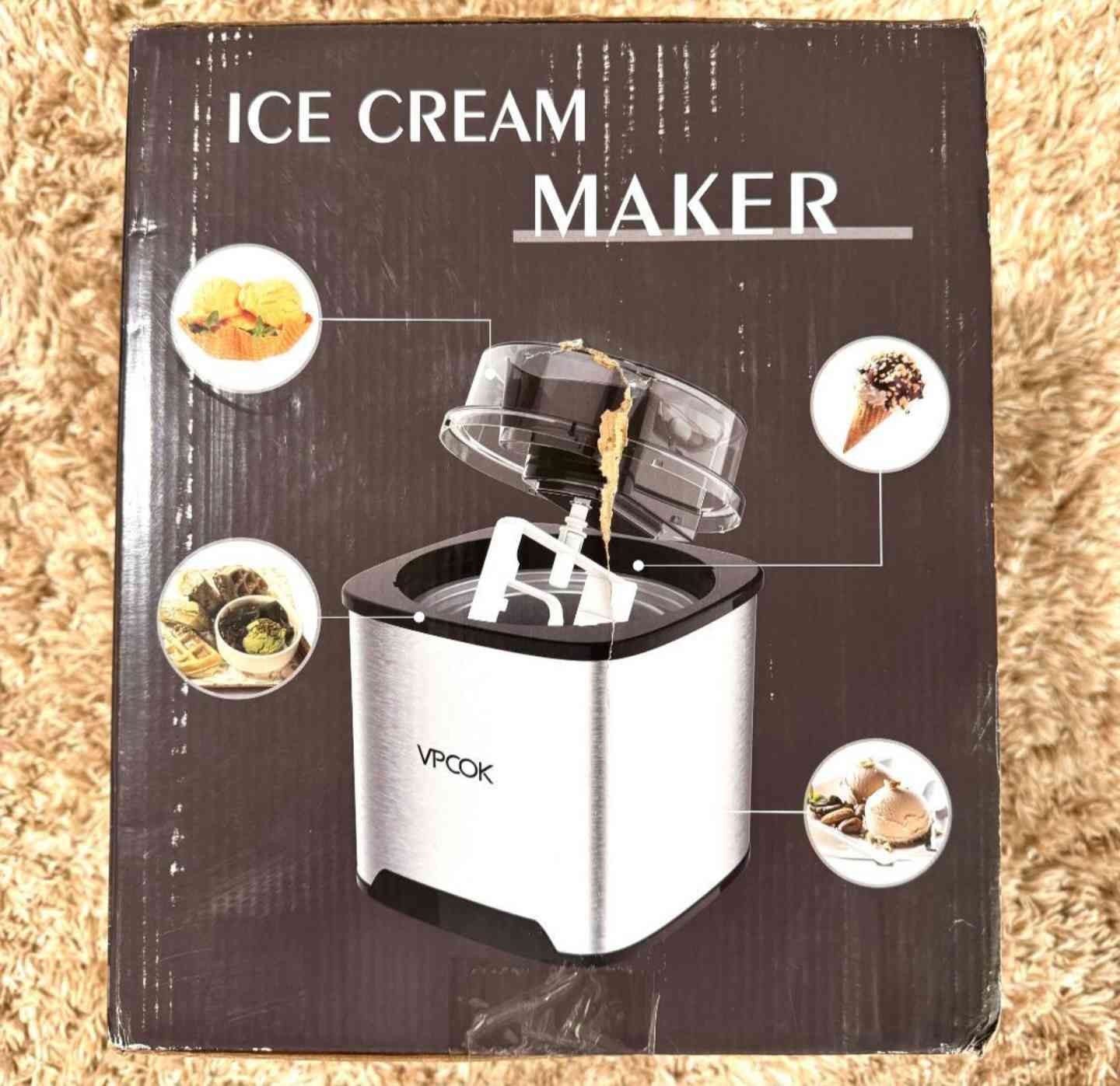 ماكينة صنع الآيس كريم من ماركة VPCOK، والموديل الظاهر هو SU-580. 
المواصفات الرئيسية:
السعة: 2 لتر، وهي كافية لإعداد الآيس كريم لجميع أفراد الأسرة في المرة الواحدة.
الوقت المستغرق: يمكنها تحضير الآيس كريم المنزلي أو السوربيه أو الزبادي المثلج في غضون 40 إلى 50 دقيقة تقريباً.
التصميم: تتميز بهيكل من الفولاذ المقاوم للصدأ (Stainless Steel) مع غطاء علوي شفاف لمراقبة عملية التحضير، وفتحة كبيرة لإضافة المكونات بسهولة.
طريقة العمل: تعتمد الماكينة على وعاء تجميد يجب وضعه في الفريزر مسبقاً لمدة تتراوح بين 8 إلى 12 ساعة قبل البدء بالتحضير. 
مميزات إضافية:
سهولة التنظيف: الأجزاء مثل وعاء التجميد وريشة الخلط قابلة للإزالة لسهولة غسلها بالماء الدافئ والصابون.
تعدد الاستخدامات: لا تقتصر على الآيس كريم فقط، بل يمكن استخدامها لصنع الجيلاتو والسوربيه والزبادي المثلج. بغداد, العراق


**إذا كنت صاحب هذا الإعلان وتريد حذفه لأي سبب، رجاءا أرسل رسالة إلى الدعم الفني**