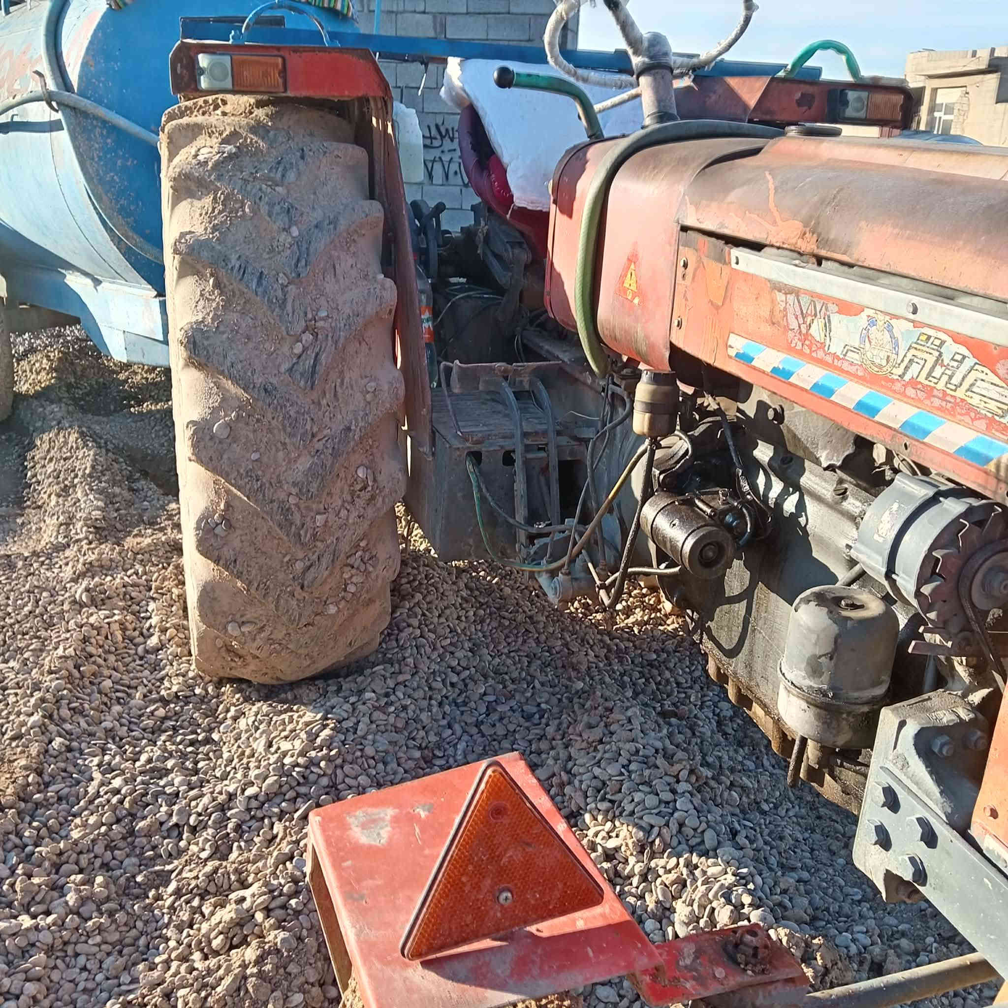 تركتر عنتر موديله ٨٩ سنويه  للبيع رقم صاحبه ***********
