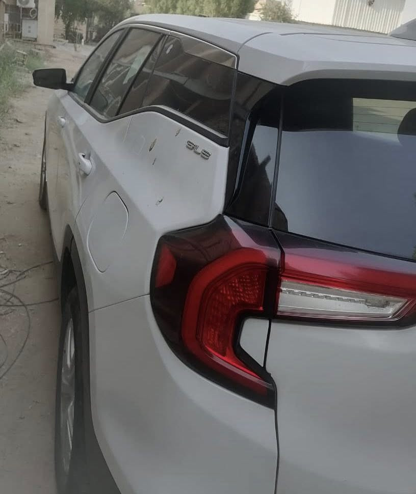 ا
جمسي تيران SLE 
موديل 2022 
*********** 
محرك 4 سلندر  
رقم اربيل جديد باسمي 
مواصفات اعتيادية 
شاشة كامرا 
رادار 
تبريد قطعتين
بصمه دخول 
تشغيل عن بعد
كشن كهرباء 
تحكمات ستيرن
بيها بنيد صبغ فقط ... 
بدون دواخل لغد شاصي كير محرك كله مكفول
سعر 165$ بيها مجال 
مكان سيارة بغداد 
صور الحادث بالمنشور
