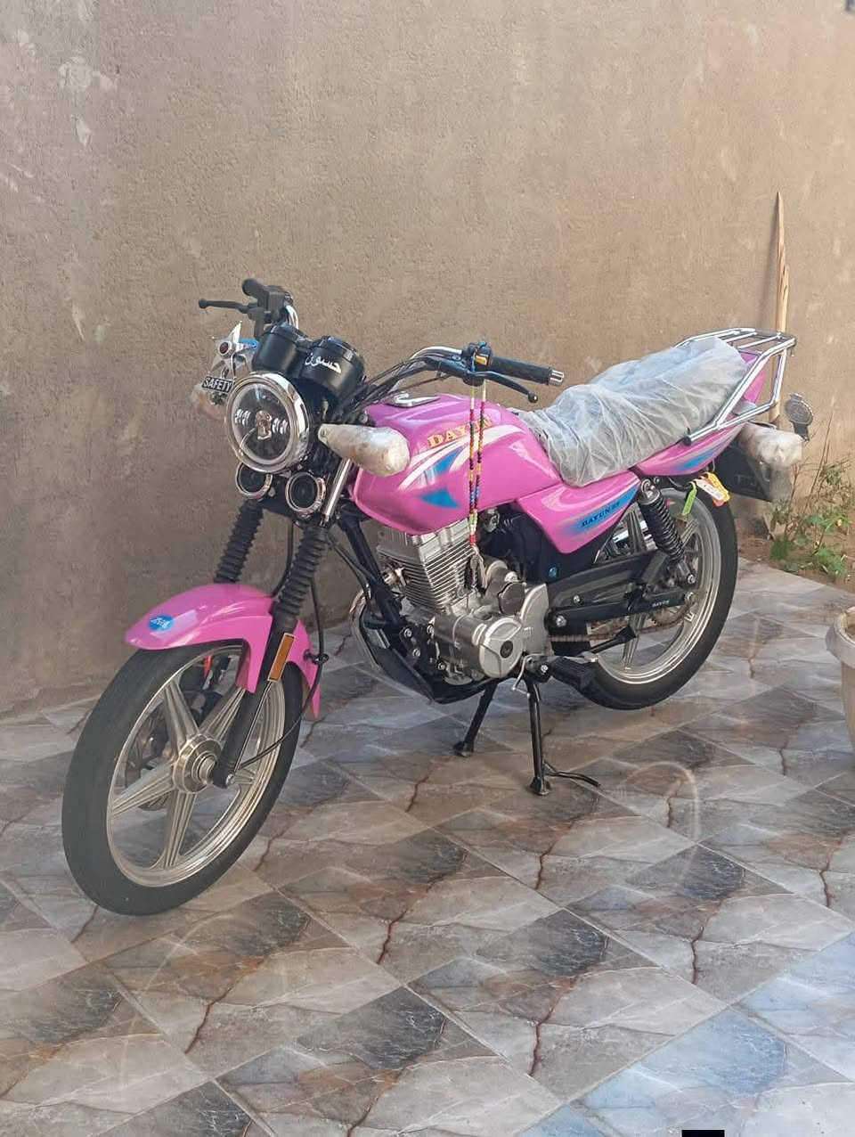 سلام عليكم دايون عضم البيع 23 مكنه بابل اورق ستنساخ بمليون و100 وبيه مجال شوي درجه مفوله وكفله من سرقه ومن كلشي بيلته ورقم شاصي درجة وحد على وحد رقمه رعيه‏‪0780 779 4657‬‏ مامتوجد خاص
