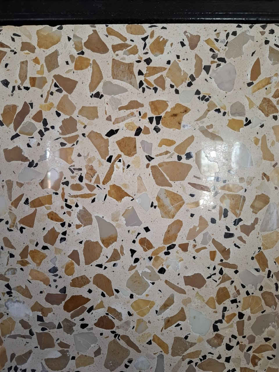 كاشي الملكي سعد المحمدي
اجود انواع الكاشي 
ضمان حقيقي 
فلوجه شارع ٤٠ 
مقابل الجشعمي 
هاتف ***********
