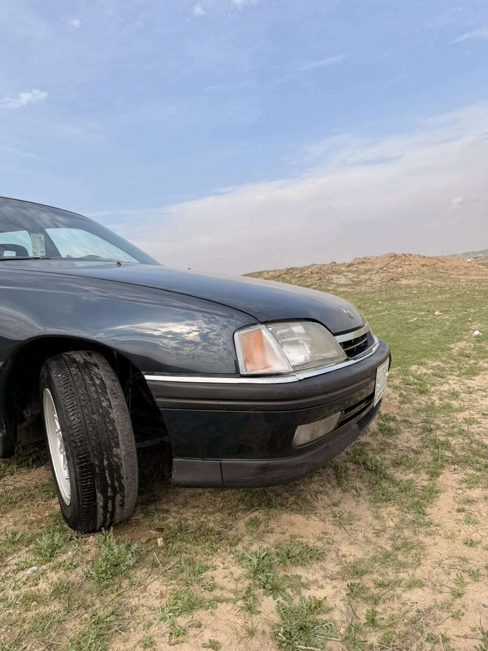 سلام عليكم للبيع أوبل اوميكا موديل ١٩٩١ 
رقم كركوك مشروع وطني سنوية جديد لحد ٢٠٢٩.        دفتر بانزين موجود 
محرك ٢٠ بلادي كير عادي ✈️
كير محرك صدر كلها جديد 
كهربائيات كلها شغال بلشرط
قفل مركزي سيارة باقي على وضع شركة 
دينار مصرف مابي بدون اي نقص 
كلير عام لجمالية  اثر چلح شرط بدون ضرر       سيارة احلى من صورة 
مواصفات GL كرستال 
دواخل سيارة كلها بلادي 
سعر ٤٨$ 
رقم موبايل *********** 
مكاني كركوك
